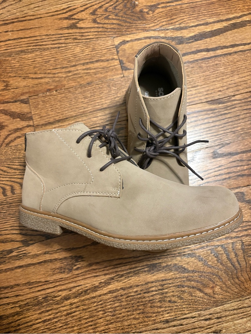 Sonoma Men's Light Tan Chukka Boots with Dark Brown Laces
